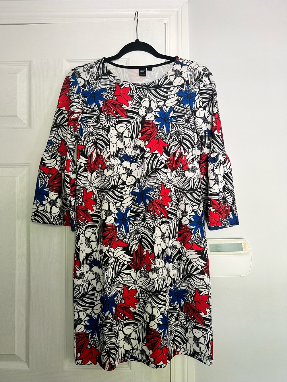 Simons Icone Black, White, Red & Blue Floral Long-Sleeve Shift Dress size S